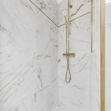 Wehost Marble And Brands In The Heart Of @vuorikatu 8 * 헬싱키