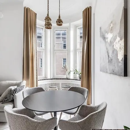 Wehost Marble And Brands In The Heart Of @vuorikatu 8 *