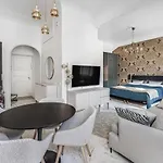 Wehost Marble And Brands In The Heart Of @vuorikatu 8